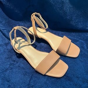 Kelly & Katie Olivina  Sandal - Size 8.5 in Caramel
